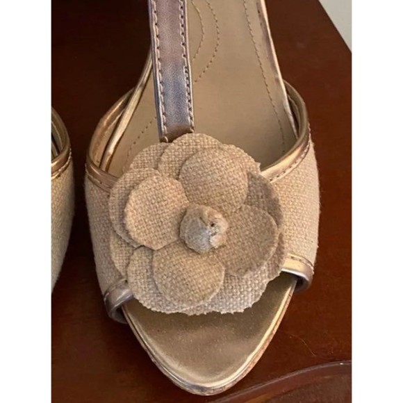 TAHARI T-Strap Sandal‎ Heels Brown Tan, Size 8M - Picture 5 of 5